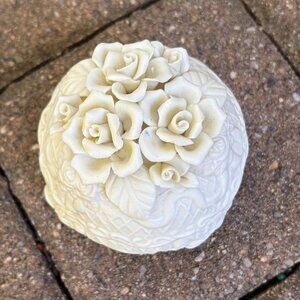 Vintage Porcelain Ivory Colored-Small Roses Trinket Box-Beautiful-Used Like New